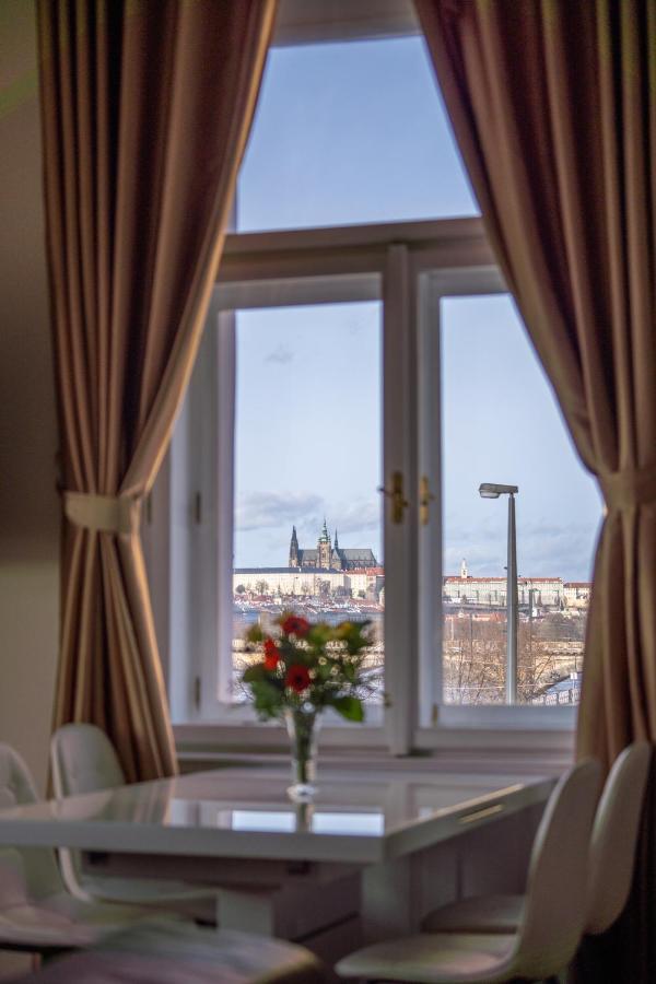 Exclusive Apartment With A View Of Prague Castle And Vltava River Exterior photo